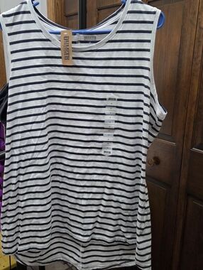 Duluth Trading Co White & Navy Striped Sleeveless Tank